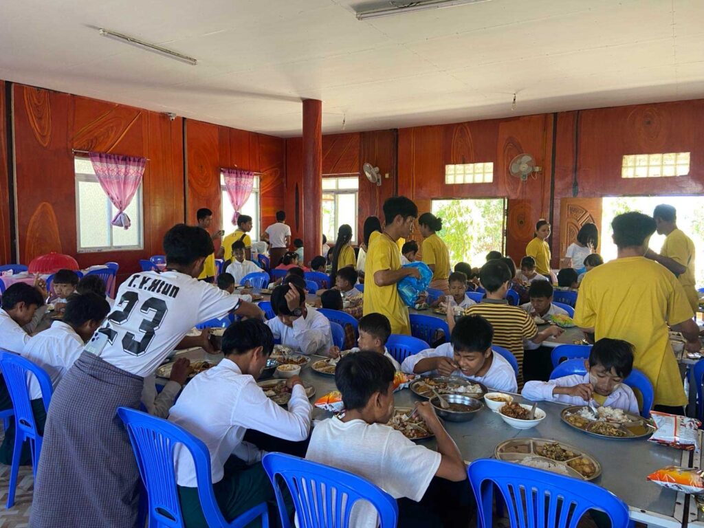 Lin Lat Kyaw Shares a Meaningful Day of Giving at Myitta Mon Sayadaw Zivita Mingalar